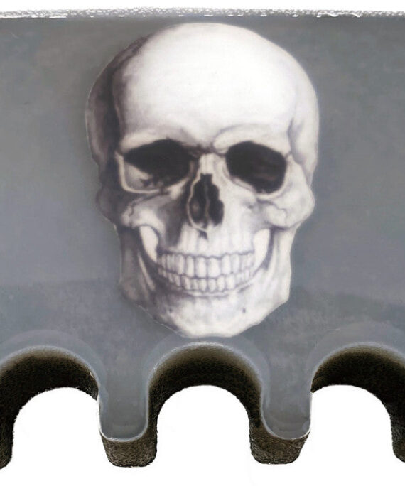 White Skull 5 Cue Holder Black and White